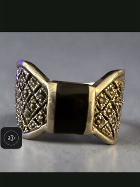 Vintage Black Onyx & Marcasite 925 Sterling Silver Ring size 8